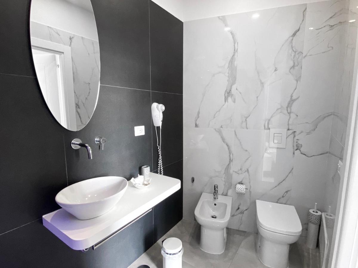 Aurora Luxury Rooms Неаполь Экстерьер фото