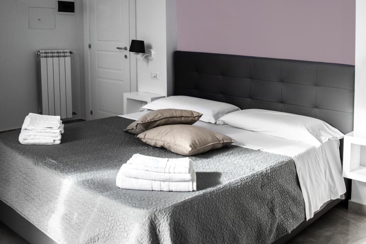 Aurora Luxury Rooms Неаполь Экстерьер фото